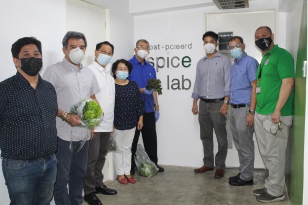 Institute of Biology and Partners hold the First Spice Ceremonial Harvesting_Photo